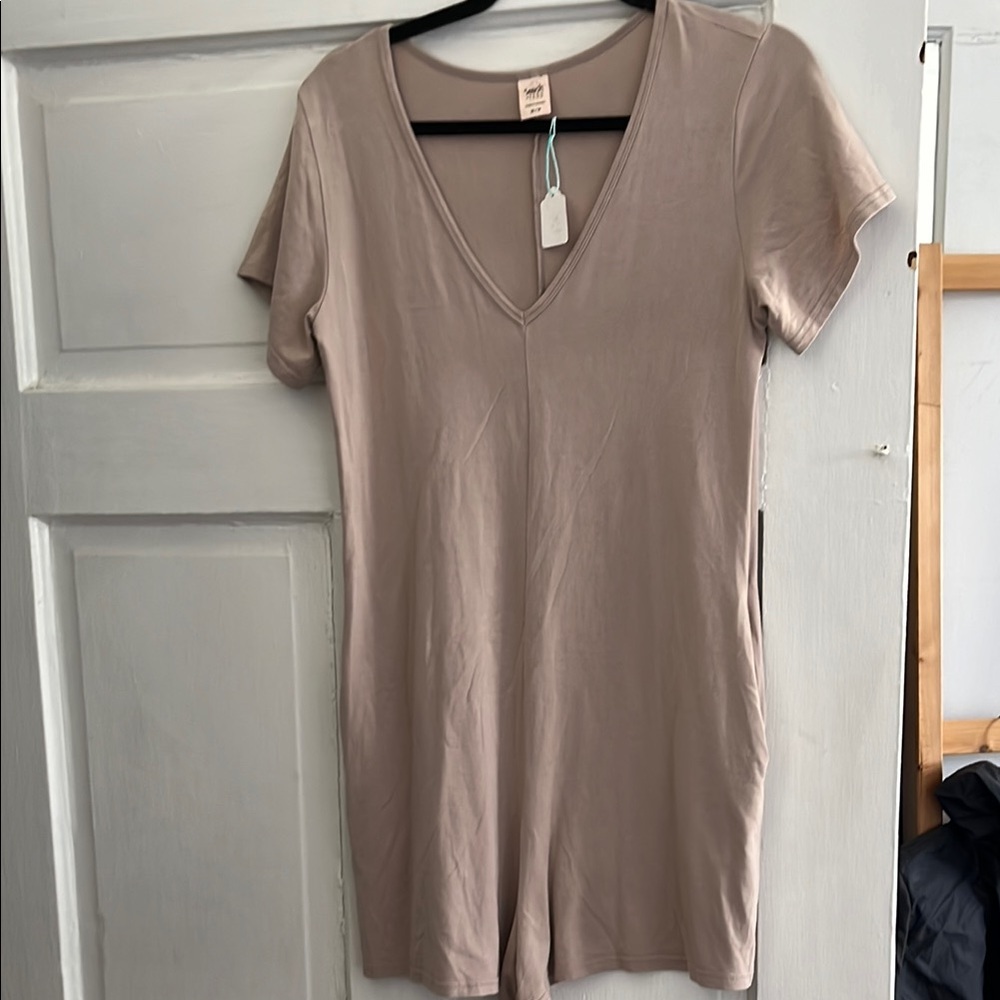 Smash & Tess Short Sleeve V-Neck Romper in Taupe